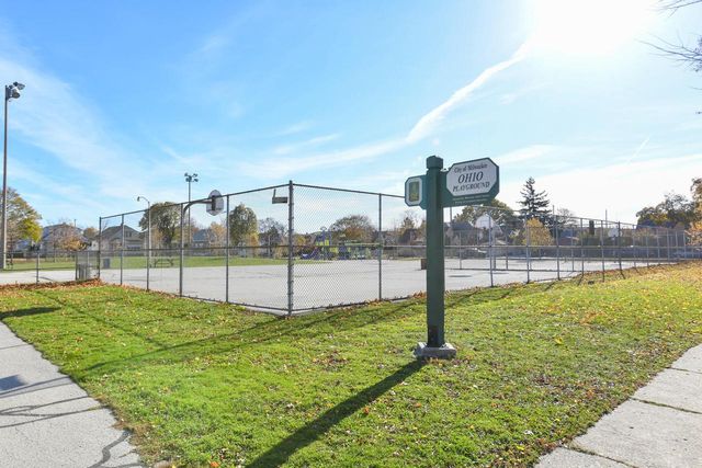 3271 S 10th STREET, Milwaukee, WI 53215