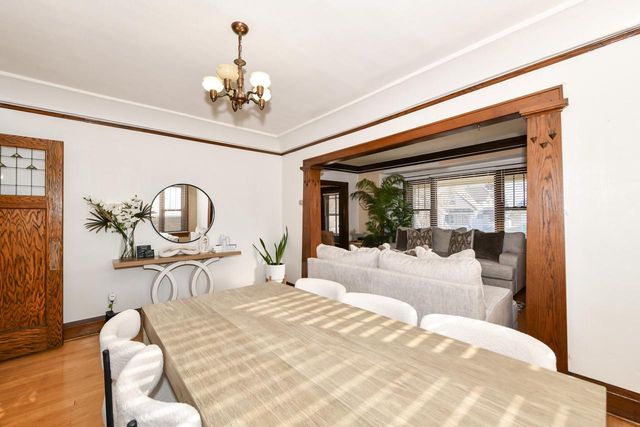 3271 S 10th STREET, Milwaukee, WI 53215