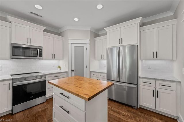 168 Hunters Glen Drive, Summerfield, NC 27358