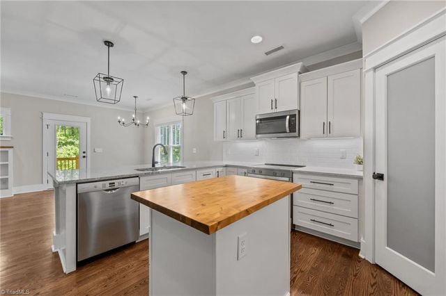 168 Hunters Glen Drive, Summerfield, NC 27358