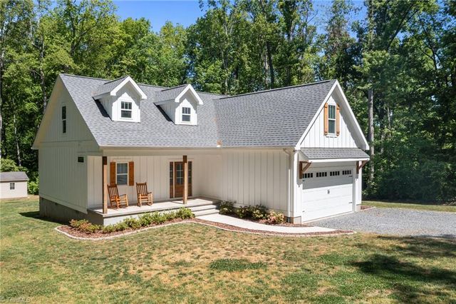 168 Hunters Glen Drive, Summerfield, NC 27358