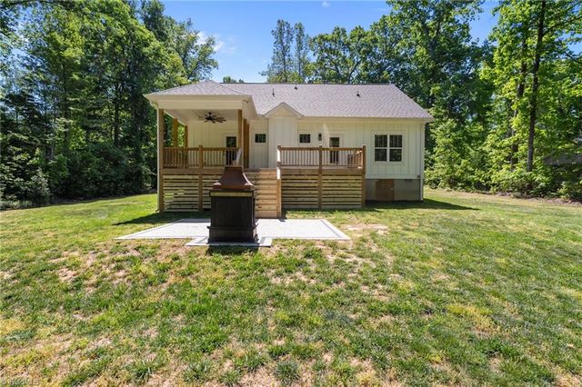 168 Hunters Glen Drive, Summerfield, NC 27358