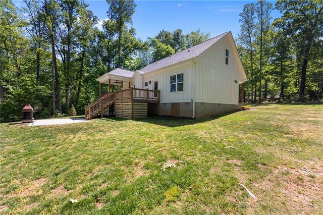 168 Hunters Glen Drive, Summerfield, NC 27358