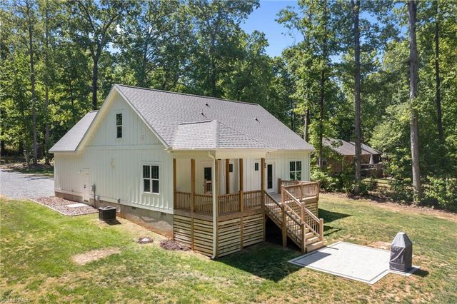 168 Hunters Glen Drive, Summerfield, NC 27358