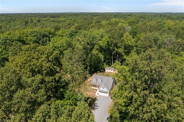 168 Hunters Glen Drive, Summerfield, NC 27358