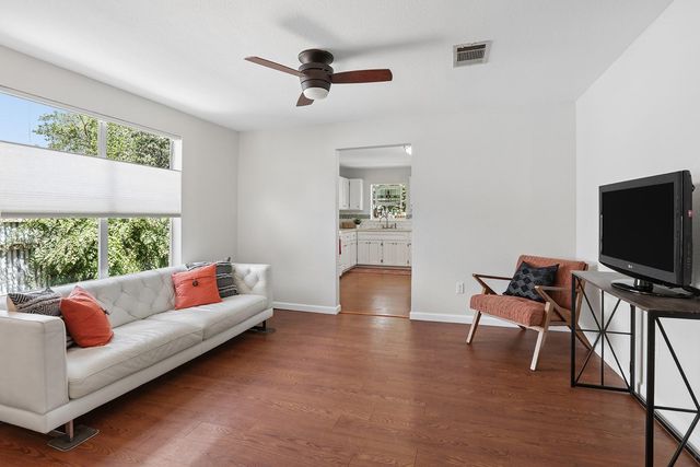 1702 Willow ST, Austin, TX 78702