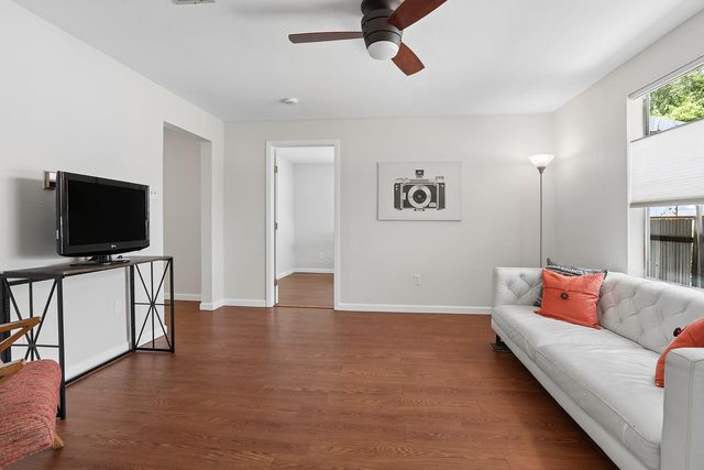 1702 Willow ST, Austin, TX 78702
