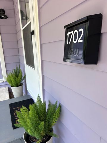 1702 Willow ST, Austin, TX 78702
