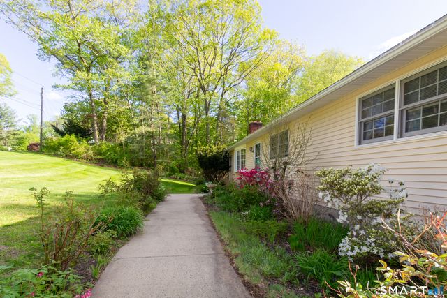 23 Button Road, Shelton, CT 06484