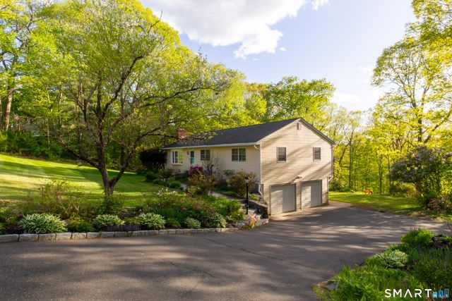 23 Button Road, Shelton, CT 06484