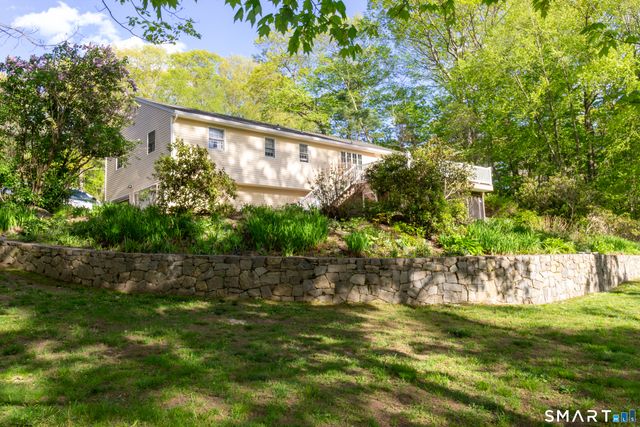 23 Button Road, Shelton, CT 06484
