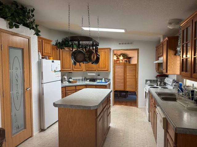 876 Ferry Road, Grants Pass, OR 97526