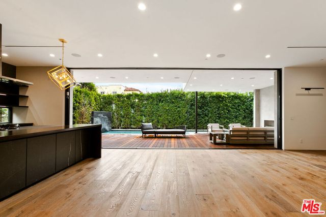 738 N Harper Avenue, Los Angeles, CA 90046