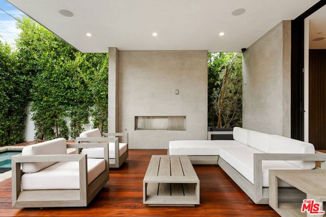738 N Harper Avenue, Los Angeles, CA 90046