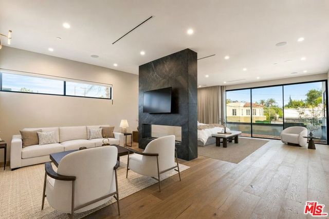 738 N Harper Avenue, Los Angeles, CA 90046