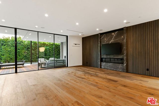 738 N Harper Avenue, Los Angeles, CA 90046