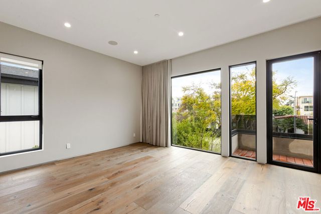 738 N Harper Avenue, Los Angeles, CA 90046