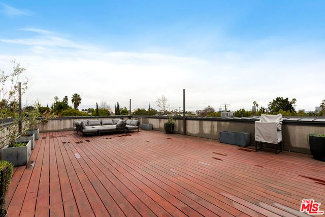 738 N Harper Avenue, Los Angeles, CA 90046