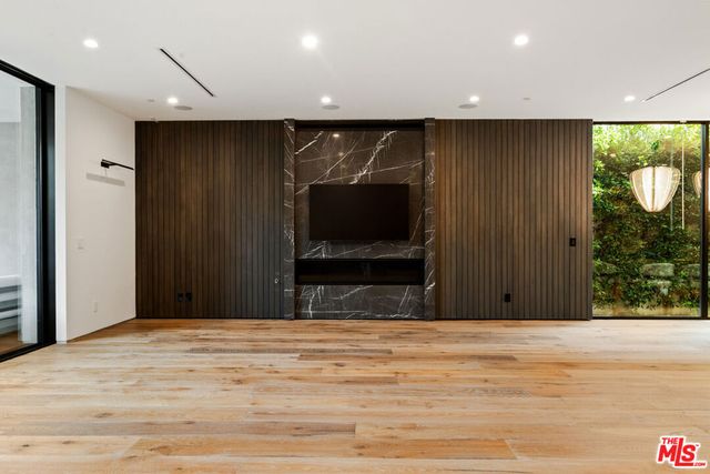 738 N Harper Avenue, Los Angeles, CA 90046