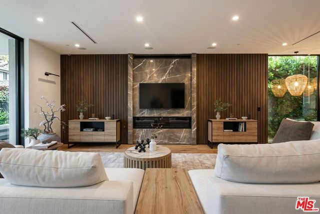 738 N Harper Avenue, Los Angeles, CA 90046