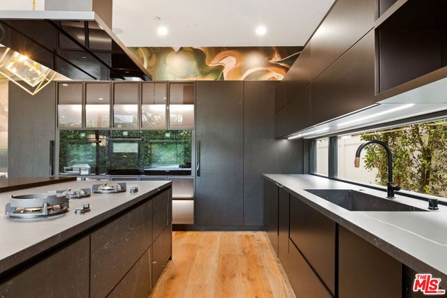 738 N Harper Avenue, Los Angeles, CA 90046