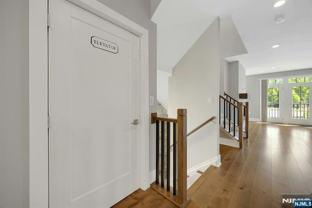 33 Cranberry Lane 17, Montvale, NJ 07645