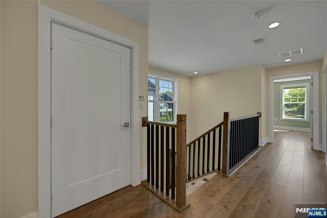 33 Cranberry Lane 17, Montvale, NJ 07645