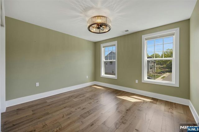 33 Cranberry Lane 17, Montvale, NJ 07645