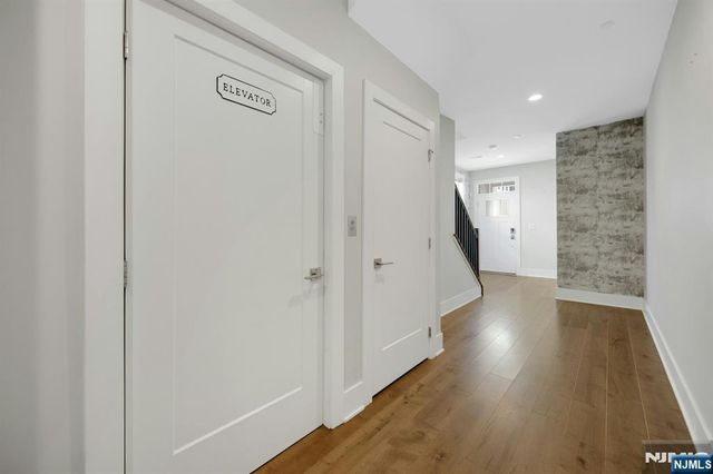33 Cranberry Lane 17, Montvale, NJ 07645