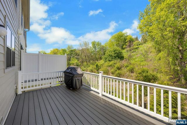 33 Cranberry Lane 17, Montvale, NJ 07645