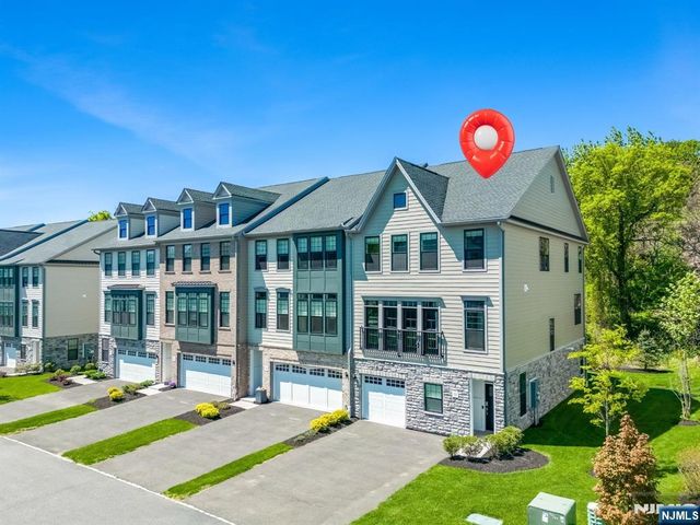33 Cranberry Lane 17, Montvale, NJ 07645