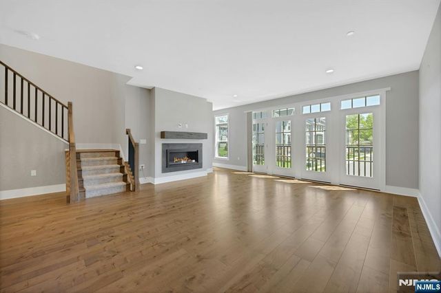 33 Cranberry Lane 17, Montvale, NJ 07645