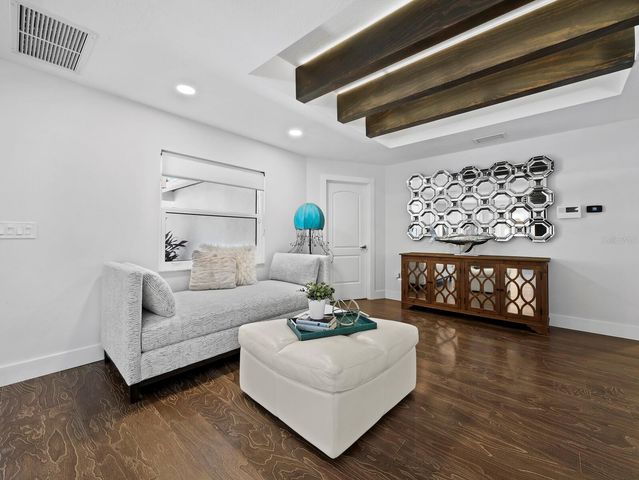 622 TROPICAL CIRCLE, Sarasota, FL 34242
