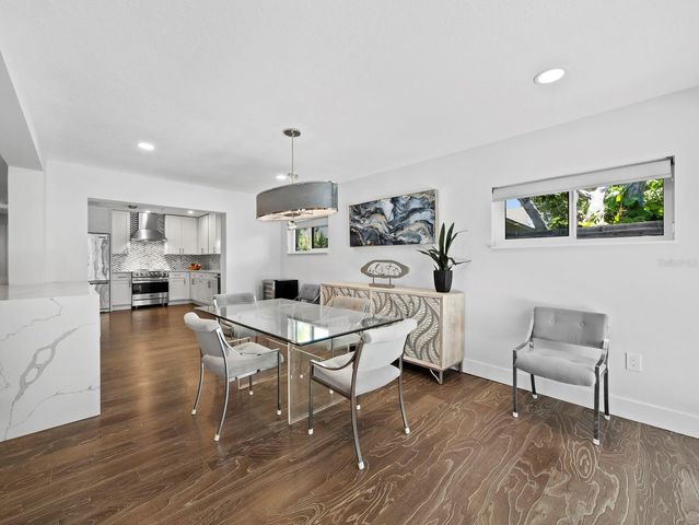 622 TROPICAL CIRCLE, Sarasota, FL 34242