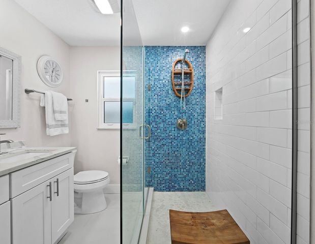 622 TROPICAL CIRCLE, Sarasota, FL 34242