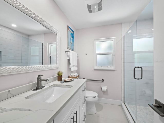 622 TROPICAL CIRCLE, Sarasota, FL 34242