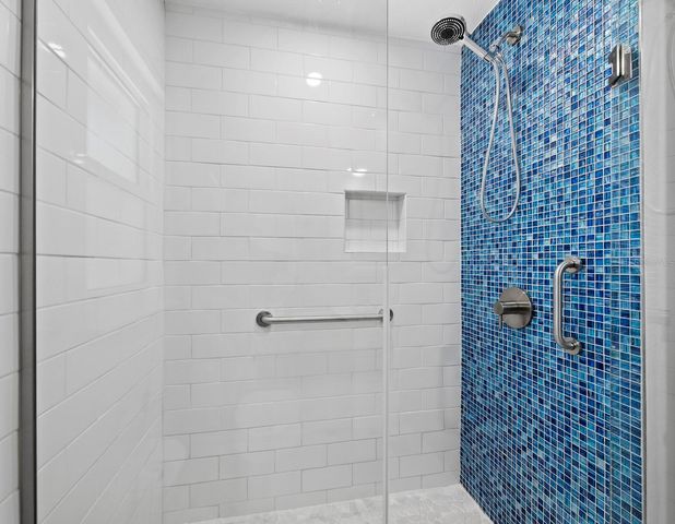 622 TROPICAL CIRCLE, Sarasota, FL 34242
