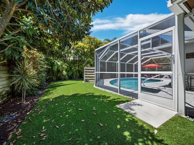 622 TROPICAL CIRCLE, Sarasota, FL 34242