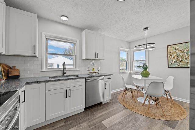 2127 Quayle Drive, Akron, OH 44312