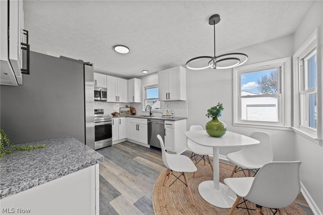 2127 Quayle Drive, Akron, OH 44312