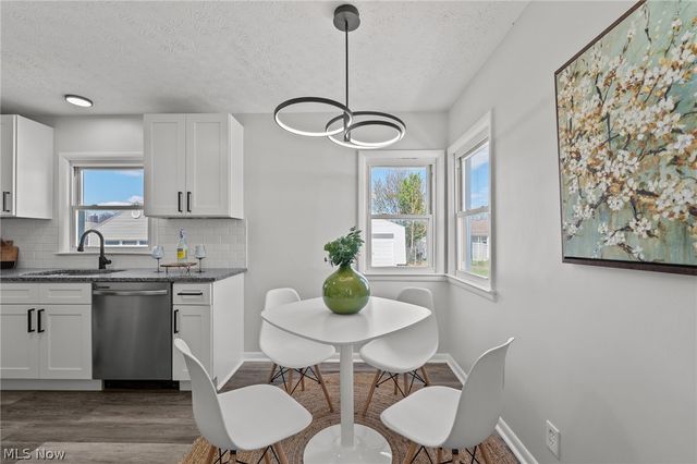 2127 Quayle Drive, Akron, OH 44312