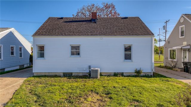 2127 Quayle Drive, Akron, OH 44312