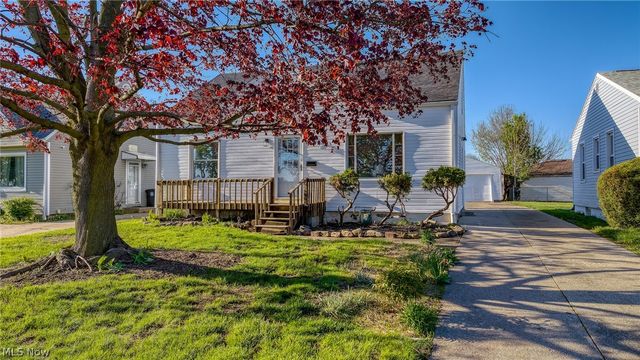 2127 Quayle Drive, Akron, OH 44312