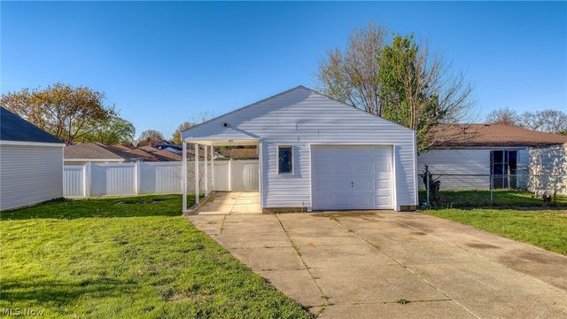 2127 Quayle Drive, Akron, OH 44312