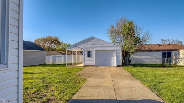 2127 Quayle Drive, Akron, OH 44312