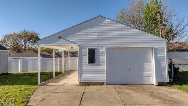 2127 Quayle Drive, Akron, OH 44312