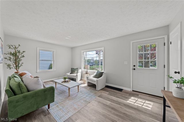 2127 Quayle Drive, Akron, OH 44312