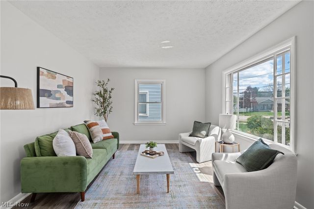 2127 Quayle Drive, Akron, OH 44312