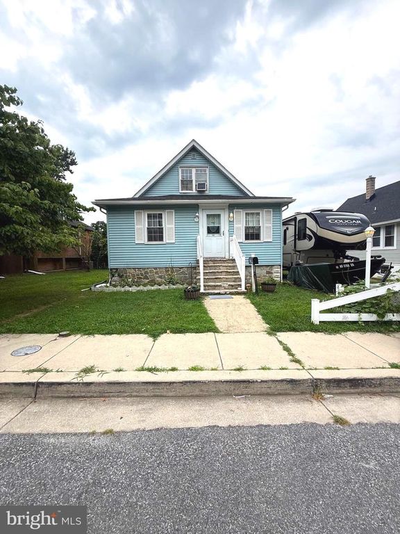 21 GLENMORE AVE, Baltimore, MD 21206