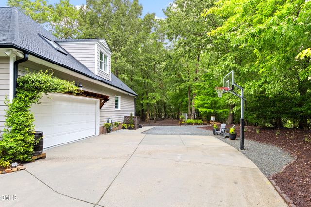 2901 Sunnystone Way, Raleigh, NC 27613